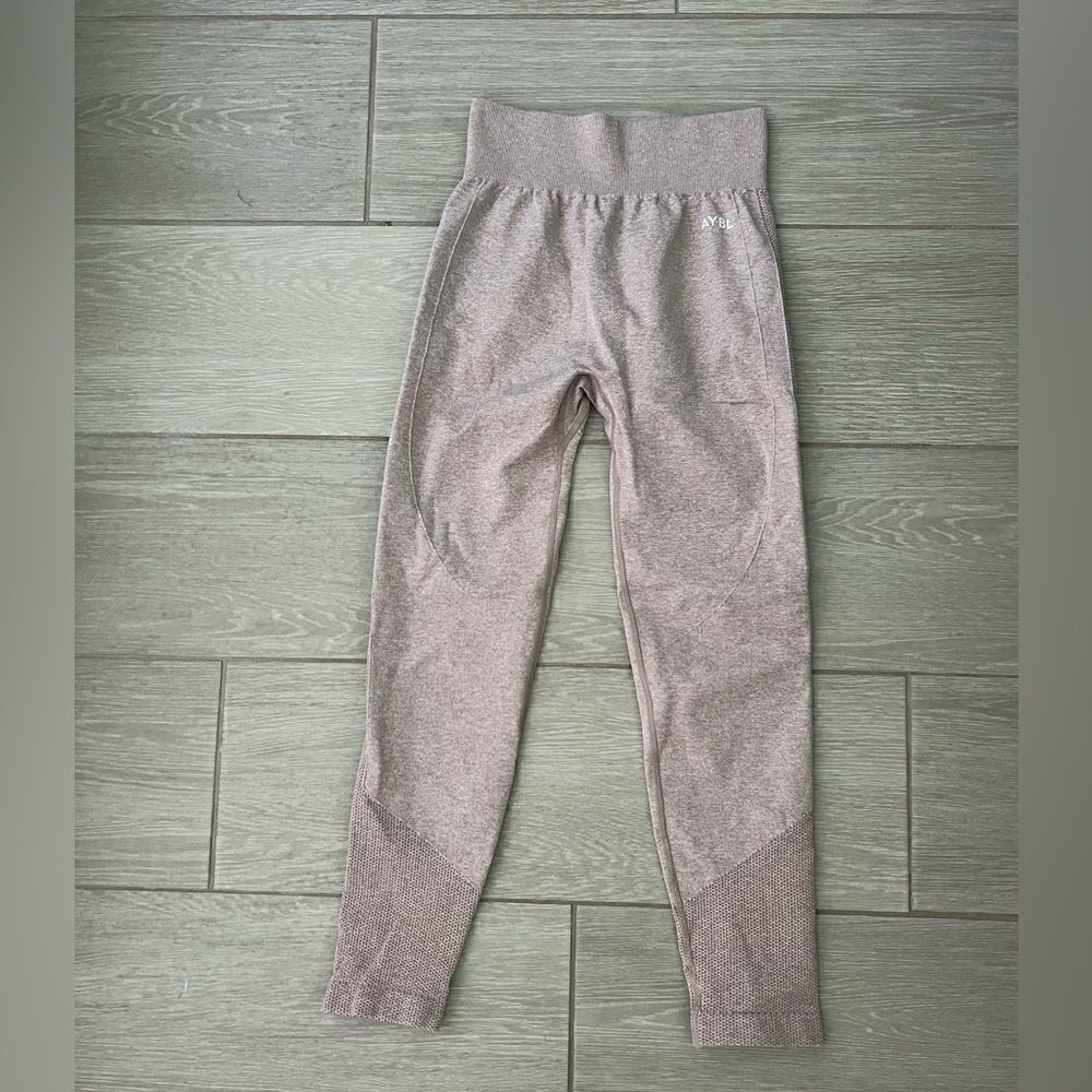 Aybl motion seamless leggings size M Heather tan